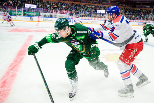 Färjestads Victor Ejdsell och Oskarshamns Ahti Oksanen