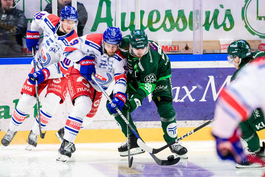 Oskarshamns Ahti Oksanen och Färjestads Linus Johansson