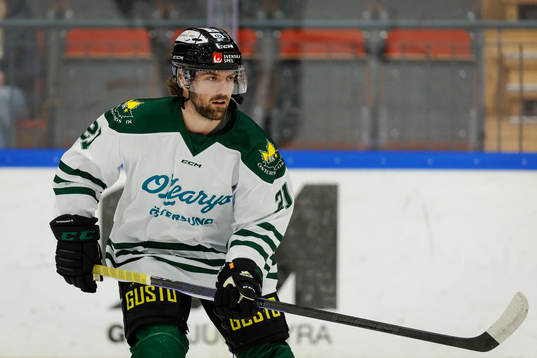 Östersunds Aaron Luchuk