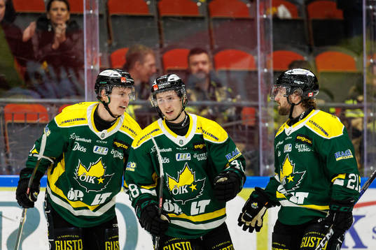 Östersunds Trey Bradley jublar