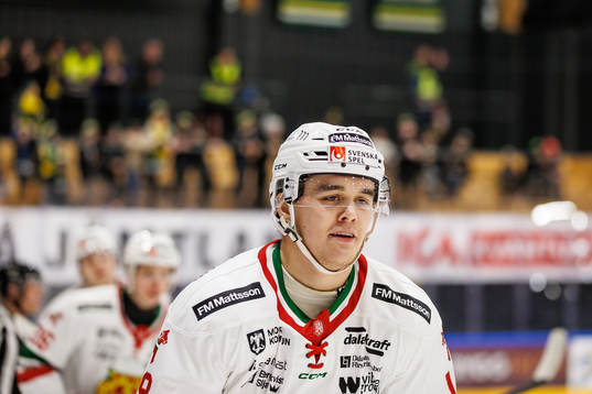 Moras Axel Sundberg  jublar