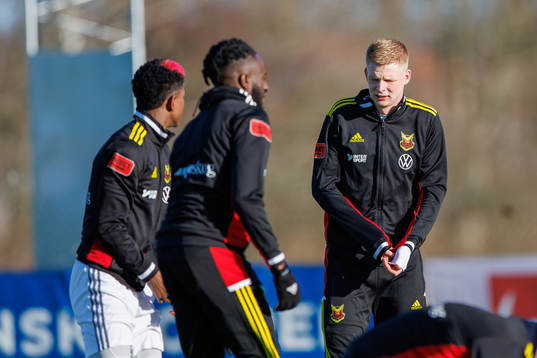 Östersunds Malcolm Stolt före fotbollsmatchen i Svenska