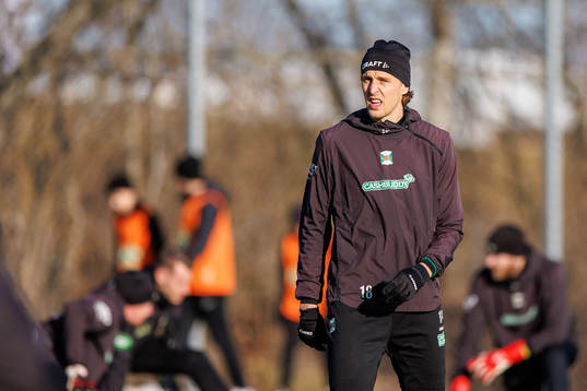 Varbergs Joakim Lindner före fotbollsmatchen i Svenska