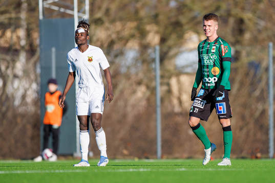 Östersunds Yannick Armel Assiedou Adjoumani och Varbergs