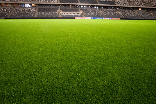 Konstgräs på Tele2 Arena