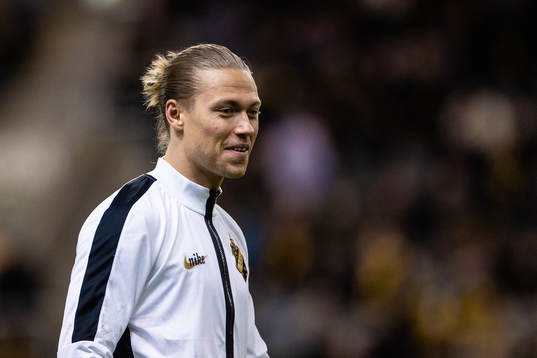 s Viktor Fischer