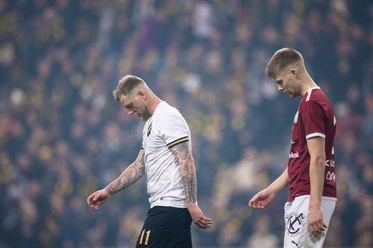 s John Guidetti och Västerås Patric Åslund deppar nder