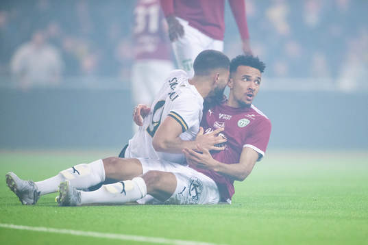 s Omar Faraj  och Västerås Alex Douglas