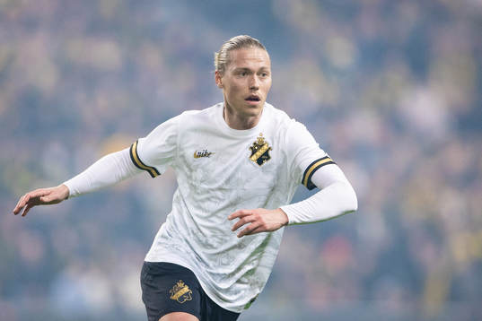 s Viktor Fischer