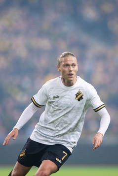 s Viktor Fischer