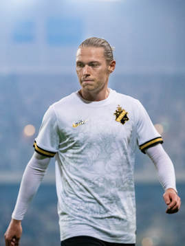 s Viktor Fischer
