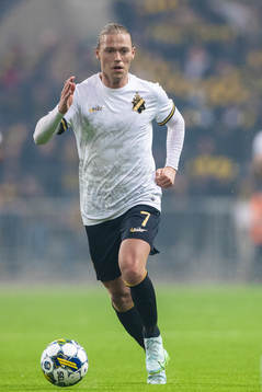 s Viktor Fischer