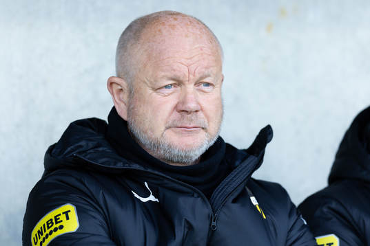 Häckens tränare Per-Mathias Høgmo innan fotbollsmatchen