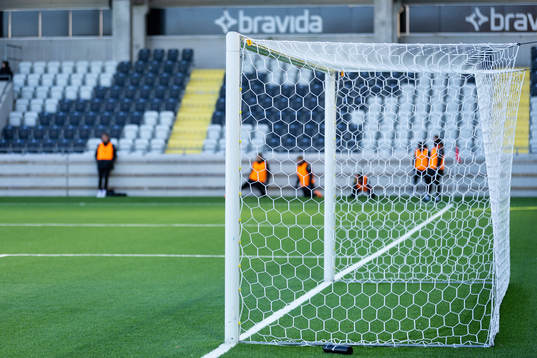 Nya nät i målen på Bravida Arena