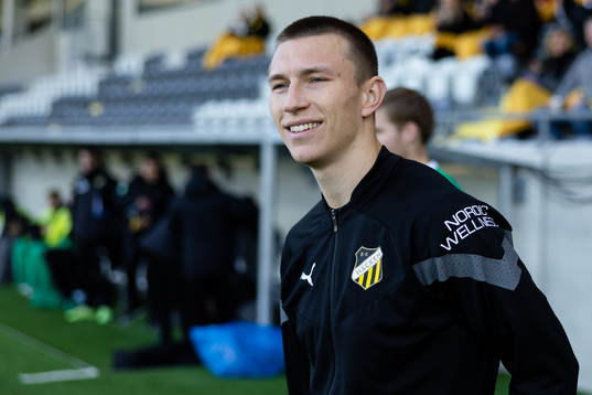Häckens Kristoffer Lund Hansen innan fotbollsmatchen i