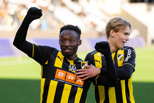 Häckens Benie Adama Traore jublar