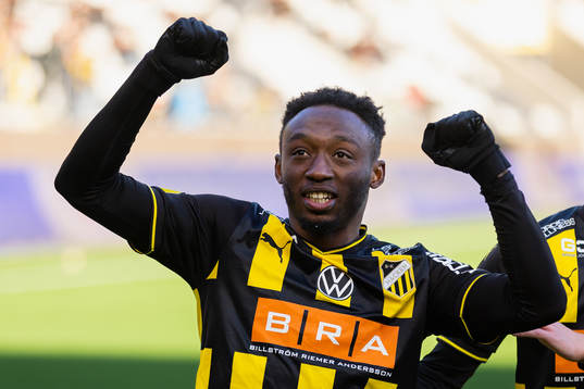 Häckens Benie Adama Traore jublar
