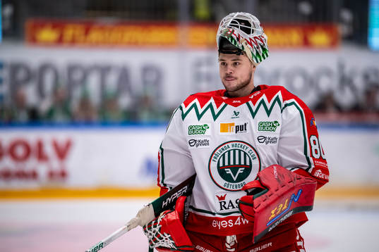 Frölundas målvakt Frederik Dichow blir inbytt