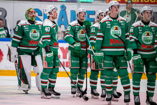 Rögles Oskar Stål-Lyrenäs och Simon Hjalmarsson deppar