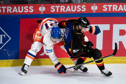 Tapparas Jori Lehterä and Luleås Juhani Tyrväinen