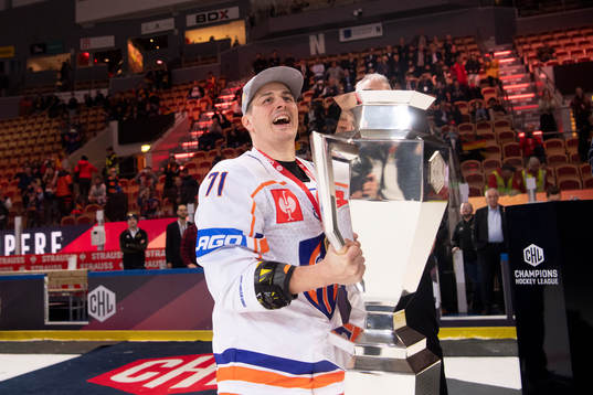 Tapparas Kristian Kuusela with the trophy