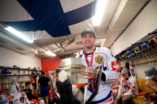 Tapparas Valtteri Kemiläinen celebrates with the trophy