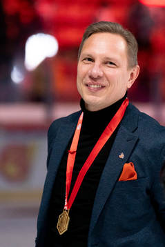 Tapparas coach Jussi Tapola celebrates with the medal