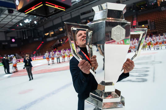 Tapparas tränare Jussi Tapola celebrates with trophy