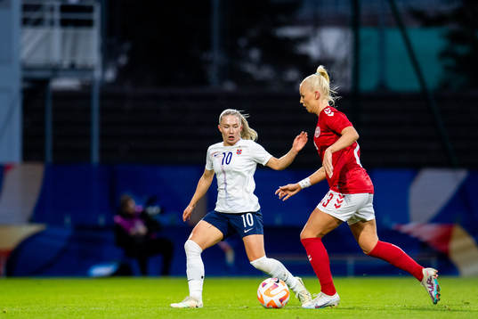 Thea Bjelde of Norway and Sofie Svava of Denmark