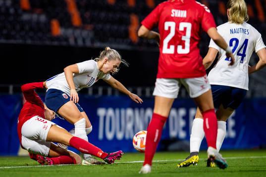 Stine Larsen of Denmark and Thea Bjelde of Norway