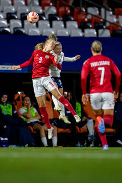 Amalie Vangsgaard of Denmark and Thea Bjelde of Norway