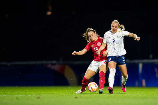Janni Thomsen of Denmark and Maria Thorisdottir of Norway