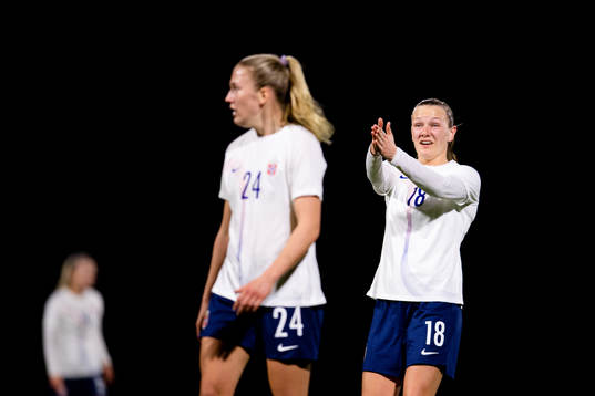Emilie Nautnes and Frida Maanum of Norway