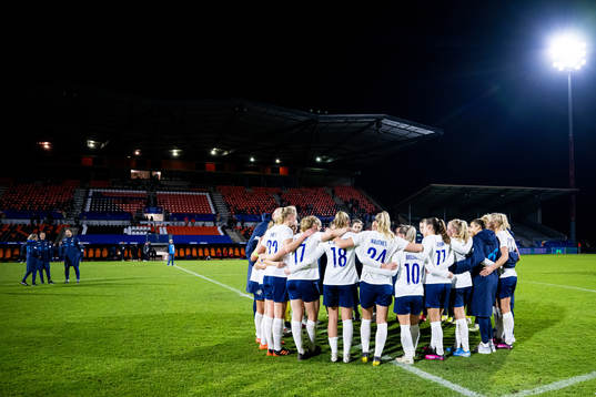 Sara Hørte, Frida Maanum, Emilie Nautnes, Thea Bjelde and