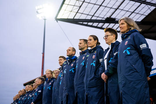 Head coach Hege Riise and staff of Norway