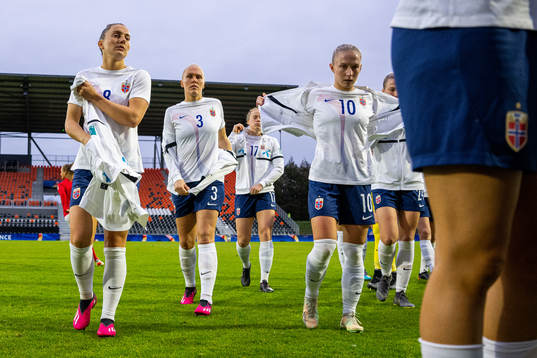 Vilde Bøe Risa, Maria Thorisdottir and Thea Bjelde of