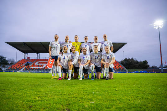 The starting eleven of Norway pose for a team photo