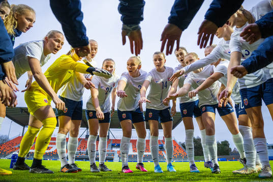 Guro Bergsvand, Maria Thorisdottir, Thea Sørbo, Emma