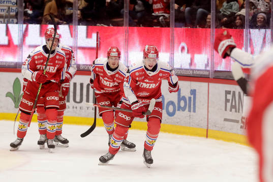 Timrås Erik Walli Walterholm  jublar