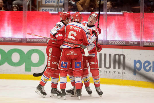 Timrås Erik Walli Walterholm  jublar