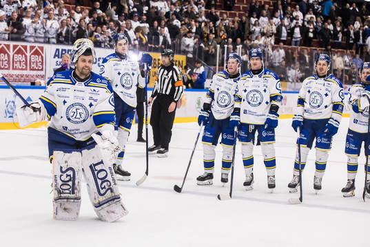 Leksands målvakt Mantas Armalis jublar