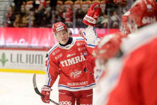 Timrås Erik Walli Walterholm jublar