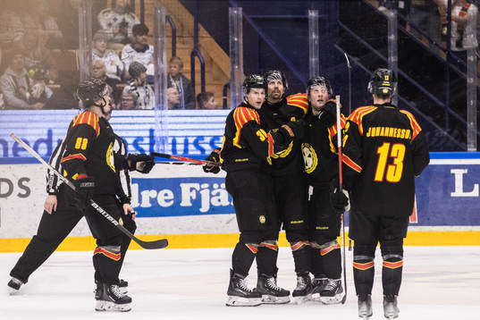 Brynäs Linus Ölund jublar