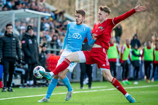 Malmö FFs Patriot Sejdiu mot Skövde AIKs Lukas Rhöse