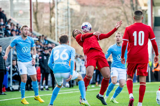 Skövde AIKs Emil Bellander mot Malmö FFs Anton