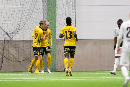 Elfsborgs Jeppe Møldrup Okkels jublar med Jacob Ondrejka