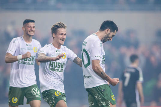 Hammarbys Nahir Besara jublar med Fredrik Hammar