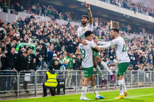 Hammarbys Montader Madjed jublar med Jusef Erabi och