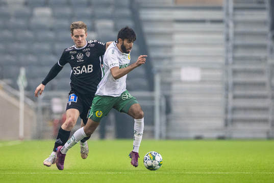 Brages Douglas Karlberg och Hammarbys Montader Madjed