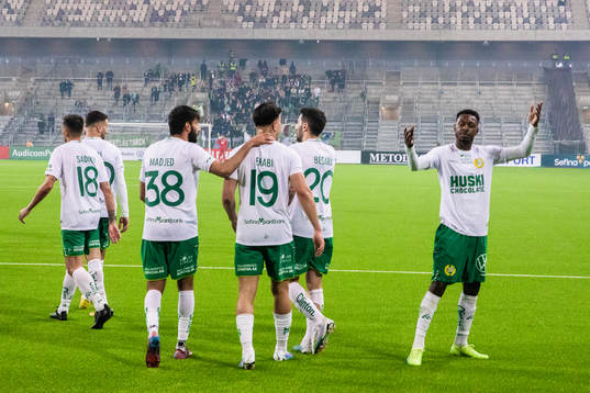Hammarbys Nahir Besara jublar med Montader Madjed och